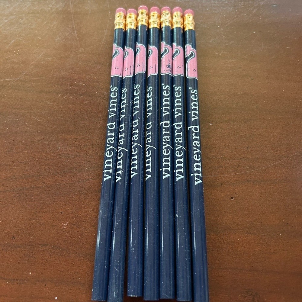Set of 7 brand new unsharpened Vineyard Vines whale‎ logo pencils